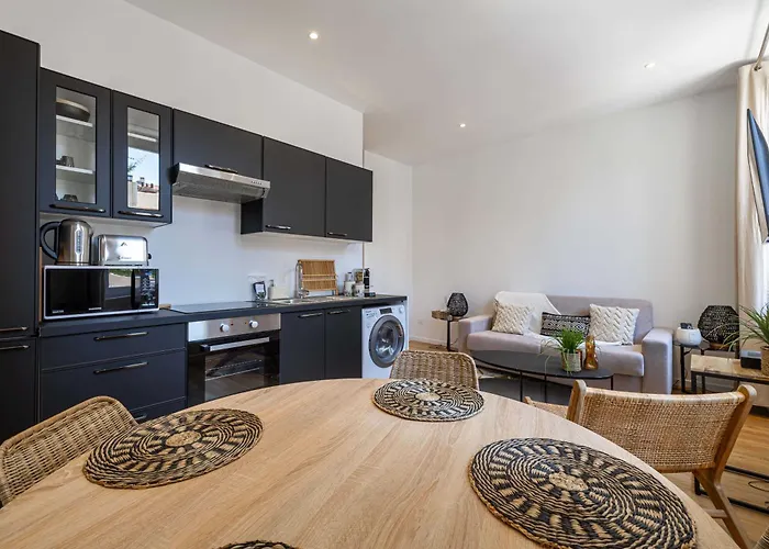 Beautiful Renovated Residence Near Croisette